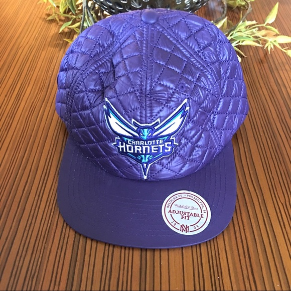 Mitchell & Ness Other - ‼️SOLD‼️Charlotte Hornets Purple Snapback Cap
